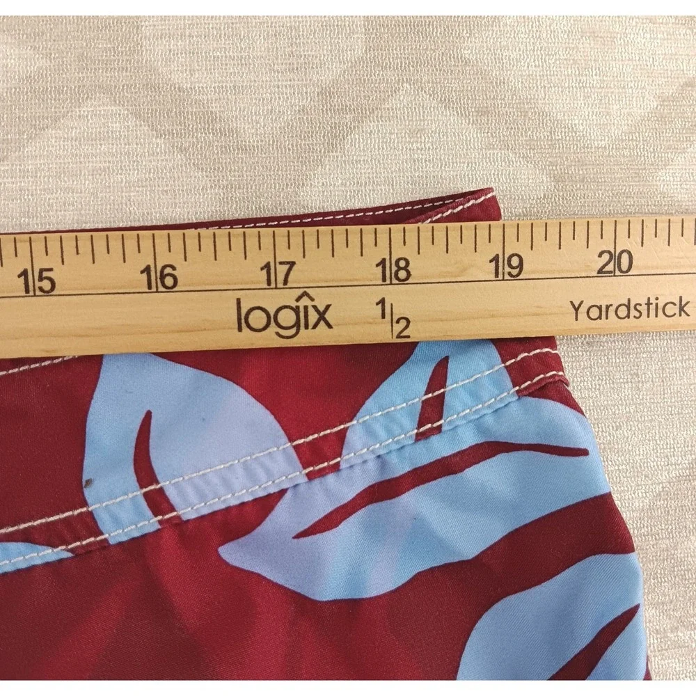 J. Crew Men's Burgundy Floral Swim Trunks Size 38 Cargo‎ Pockets